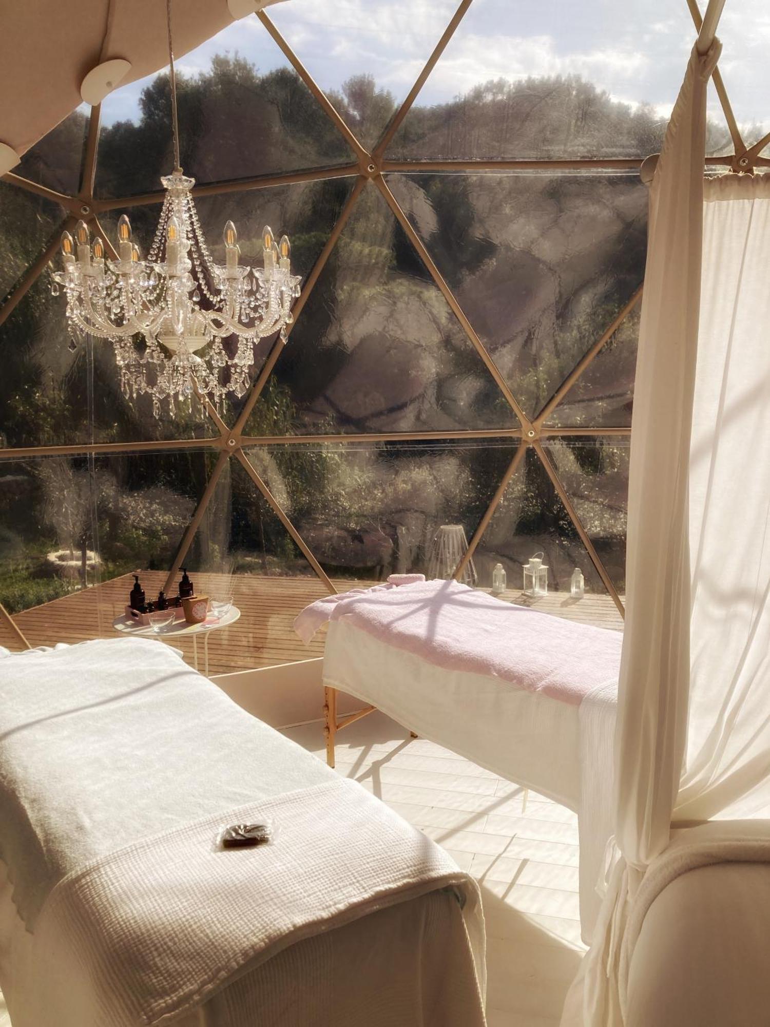 Domo Suites Masia Cal Geperut Badalona Exterior foto